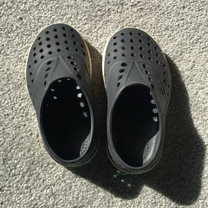 Boys black Native slip on shoes 9